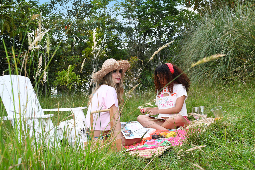 Camiseta de verano con escote en medialuna COSMO POLITAN
